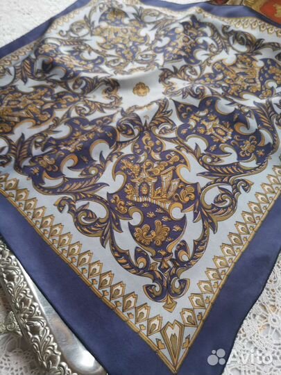 Платочек королевский рисунок