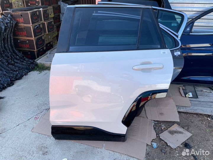 Задняя левая дверь Тойота Рав 4 50 кузов