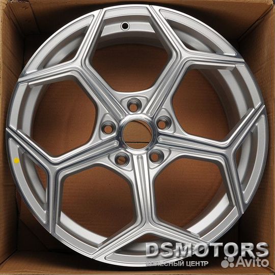 Диски SL562 7.5/17 5x114.3 ET38 d73.1 silver face