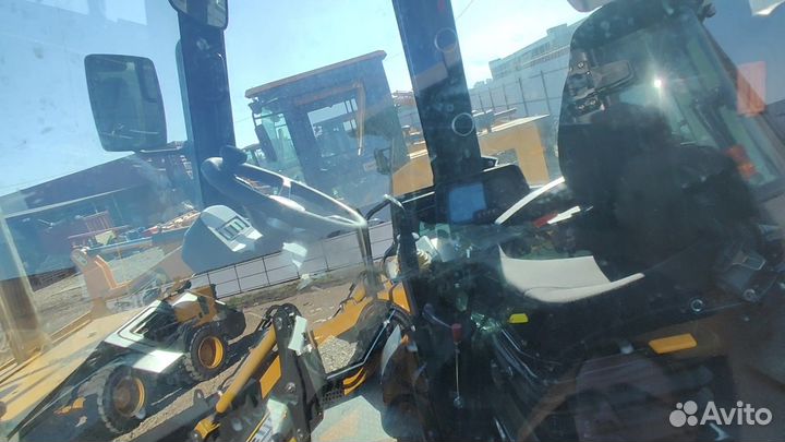 Экскаватор-погрузчик CAT 426F2, 2023