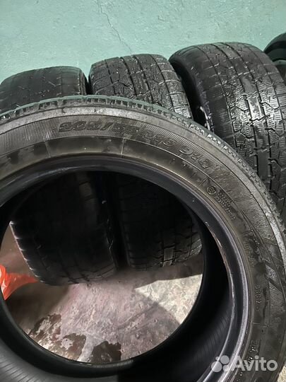 Toyo Observe Garit GIZ 205/55 R16