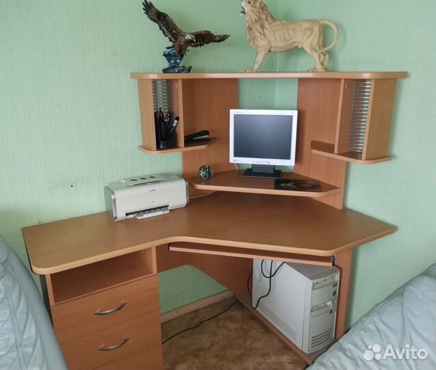 Компьютерный стол