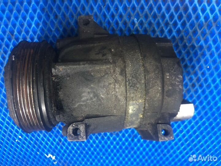 Компрессор кондиционера 1.9 F9Q Renault Trafic