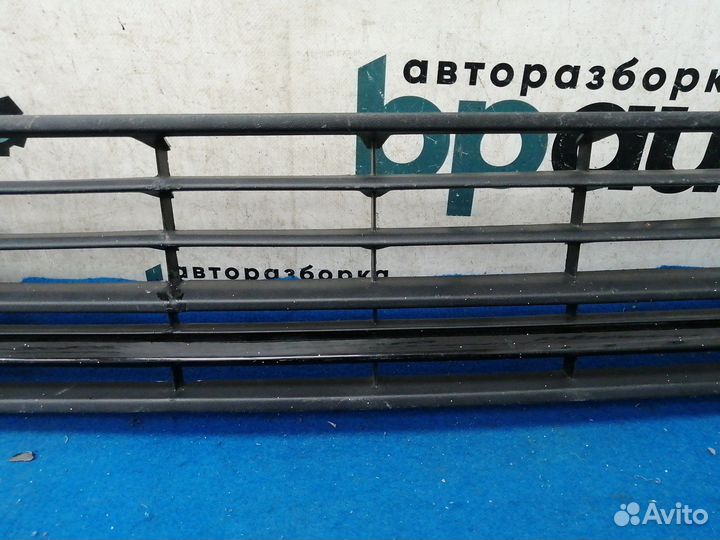 Решетка переднего бампера 6RU853677C Volkswagen