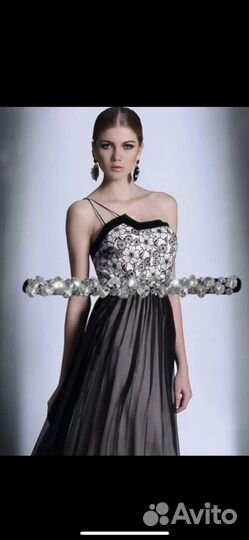 Пояс с элементами страз на клепках