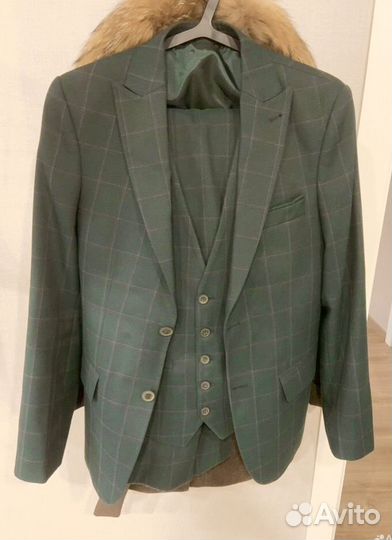 Костюм тройка