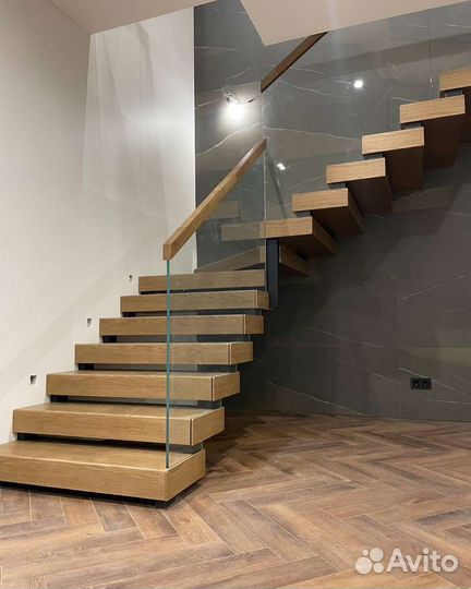 Лестница на каркасе, на косоурах