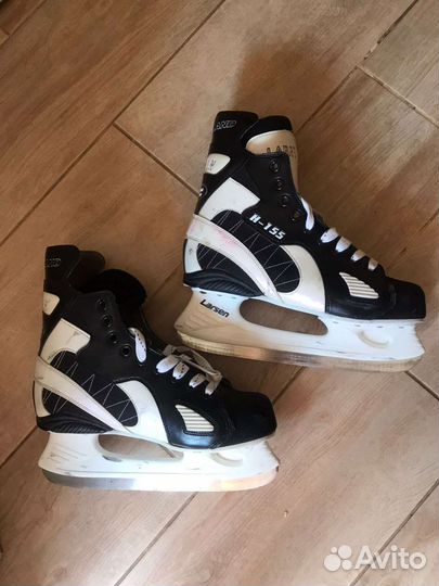 Коньки хоккейные