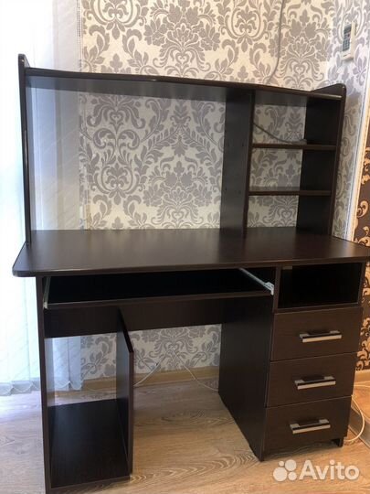 Компьютерный стол новый