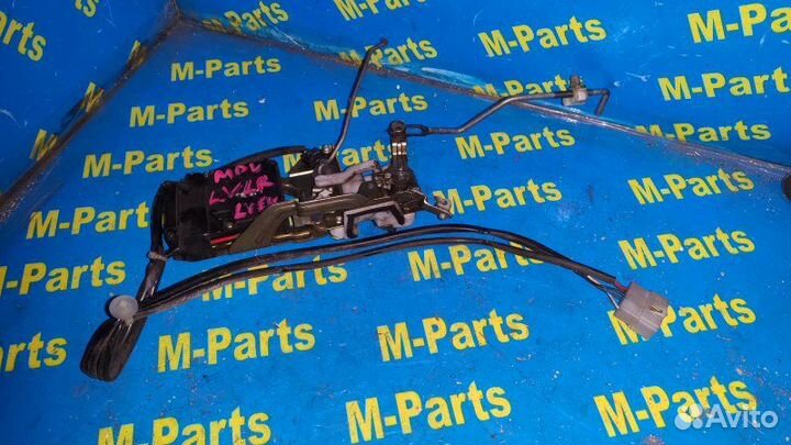 Замок двери передний правый Mazda Mpv LV5W lvlr