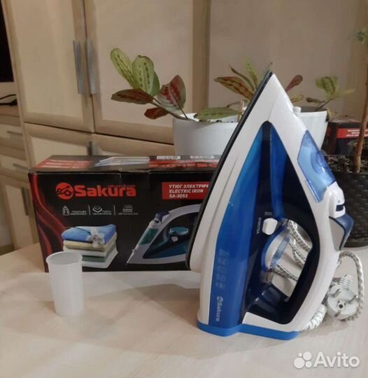 Утюг Sakura