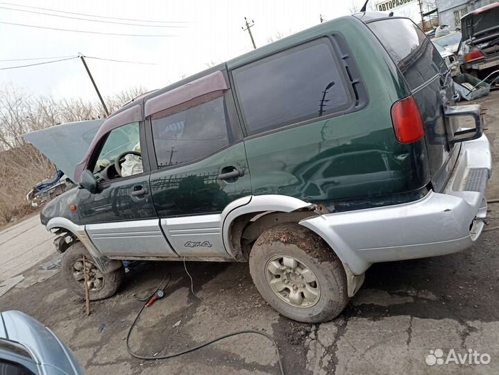 Nissan Terrano 2 1996г. 2.4 в разбор