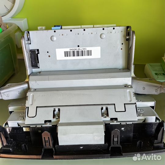 Головное устройство Toyota Land Cruiser 200