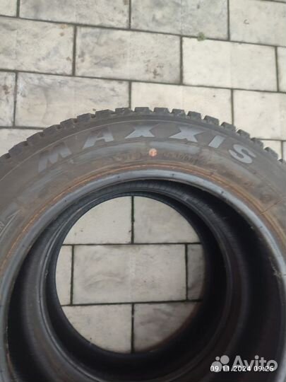 Maxxis NP5 Premitra Ice Nord 185/60 R15