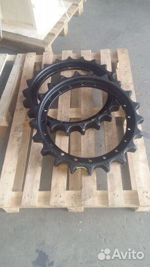 Звездочка Hitachi ZX200-3 1018740