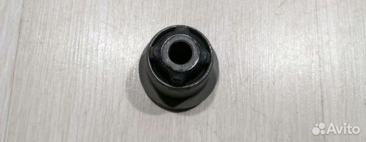 Сайлентблок рычага Renault sandero Лев, Прав