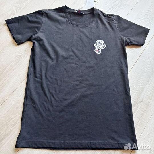 Футболка Moncler