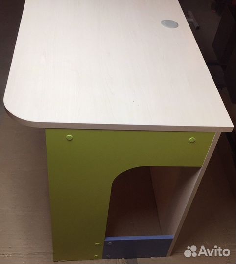 Детский компьютерный стол Кеноша Ангстрем