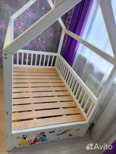 Кроватка домик