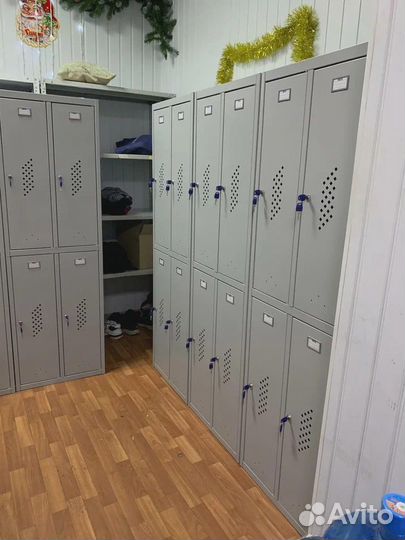 Шкаф металлический для раздевалки