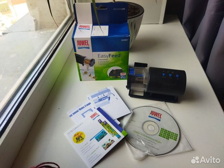 Автоматическая кормушка для рыб Juwel