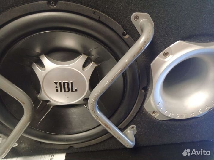 Активный сабвуфер jbl