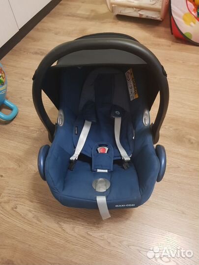 Автокресло 0+ Maxi-Cosi CabrioFix