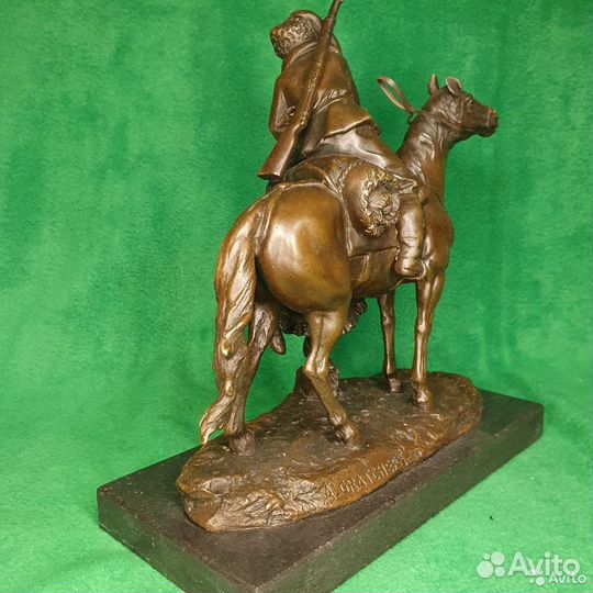 Бронзовая скульптура Прощание казака с казачкой