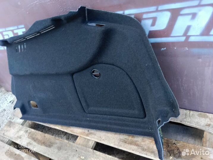 Обшивка багажника правая Audi A3 8V 1.8 cjsb 2014