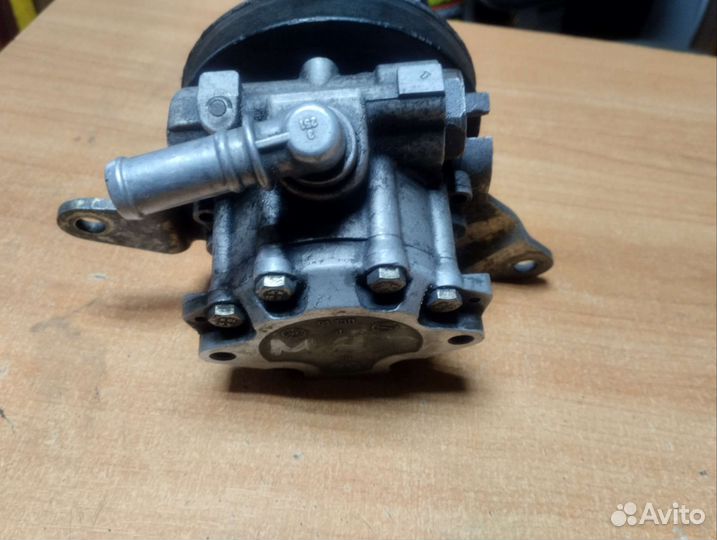 Насос гидроусилителя Nissan Primera P11E