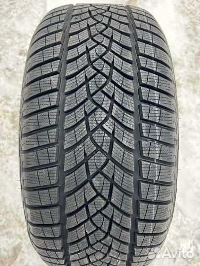 Goodyear UltraGrip Performance+ 255/45 R19 104V