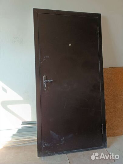 Дверь входная металлическая