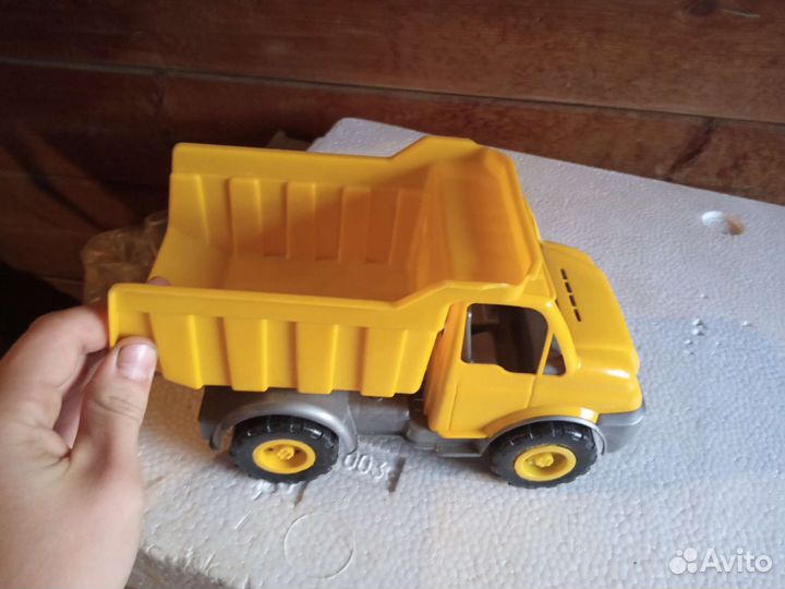 Самосвал детский