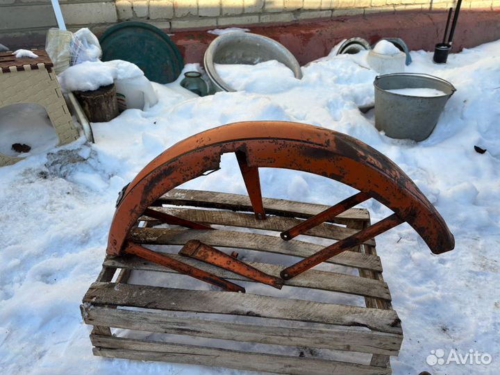 Крыло переднее чезет