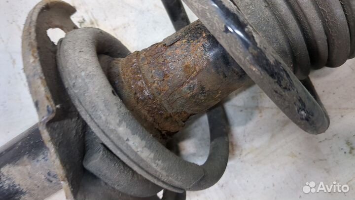 Амортизатор подвески левый задний Infiniti Q50, 2015