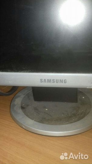 Монитор Samsung