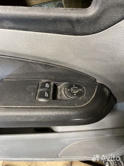Обшивка водительская ford focus 2