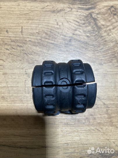 Втулка стабилизатора зад Range Rover LR048462