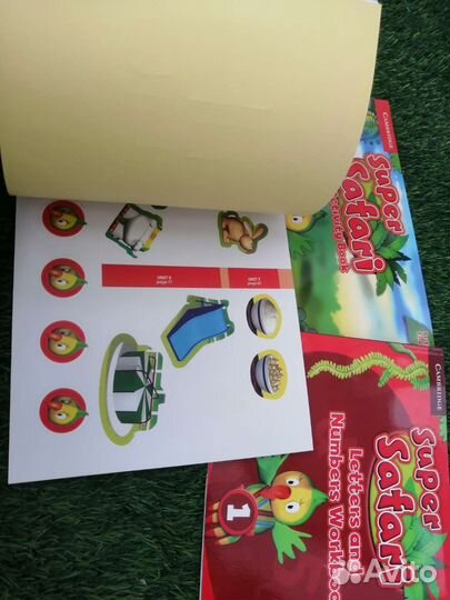 Учебник Super safari 1