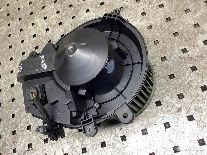 Моторчик печки Volkswagen Passat