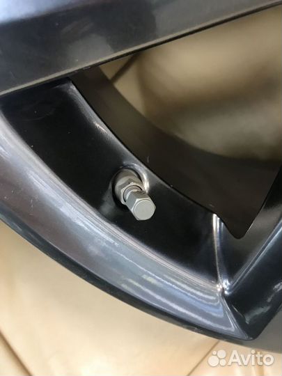 Оригинальные диски lexus NX 18 5*114,3 ET 35 60.1