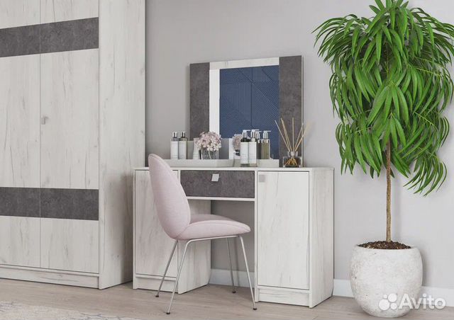 Шкаф кровать туалетный столик прикроватная тумба