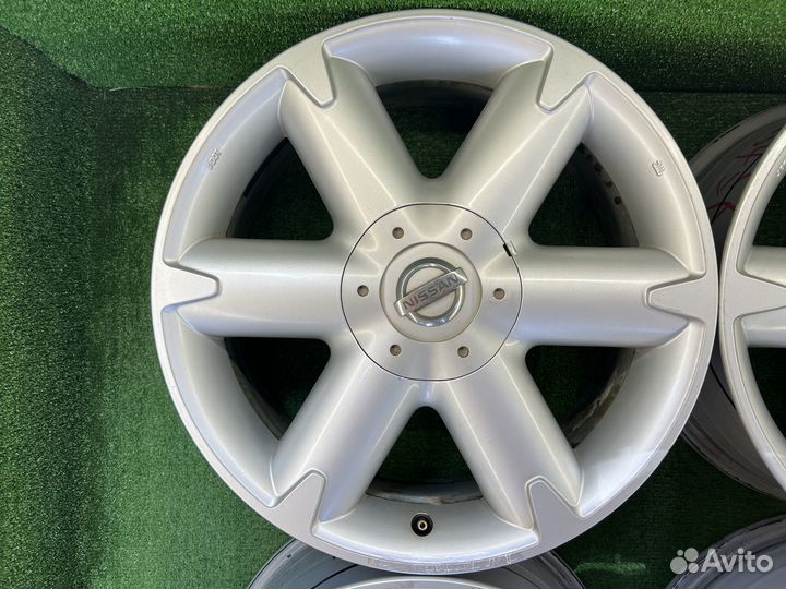 R18 Nissan оригинал 5x114.3 7.5J ET+40 цо66,1мм