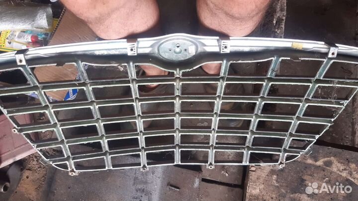 Решетка радиатора chrysler 300c