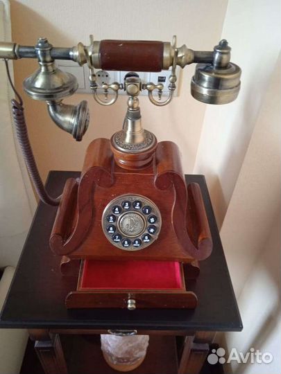 Ретро телефон кнопочный
