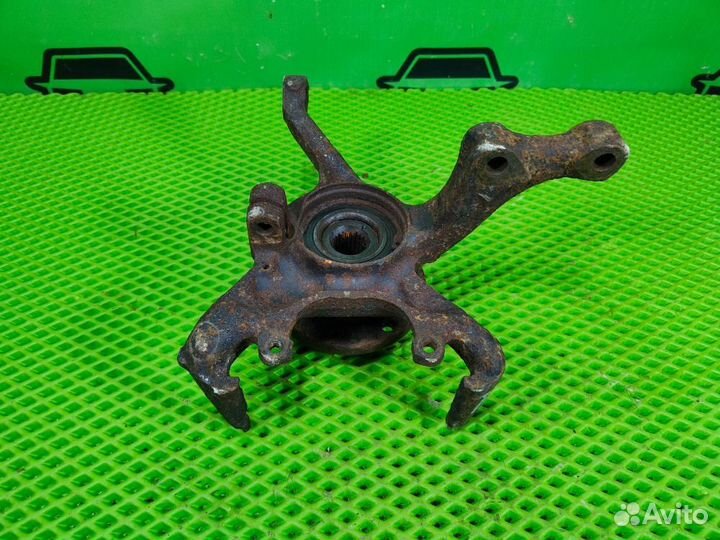 Поворотный кулак левый Golf 3 гольф 3 Vento Венто