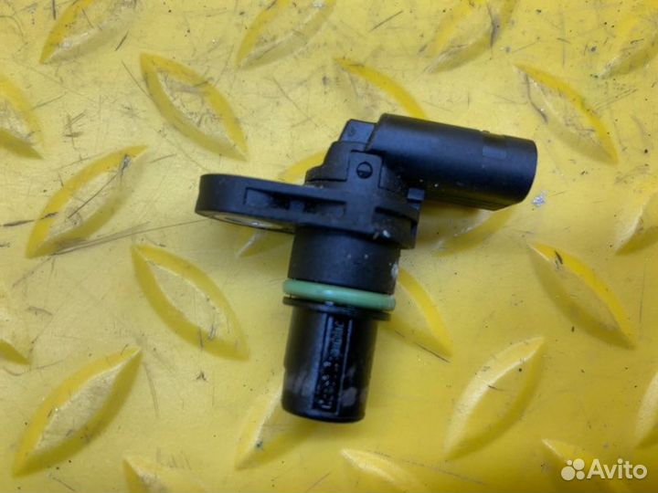 Датчик положения коленвала Volkswagen Tiguan