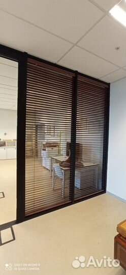 Жалюзи и рулонные шторы на окна