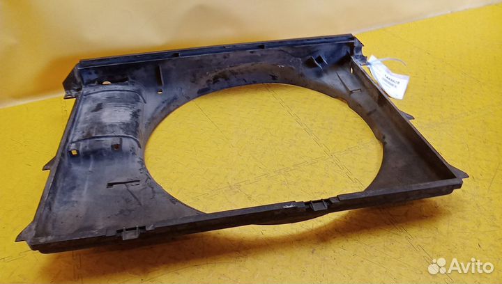 Диффузор вентилятора 7-серия E38