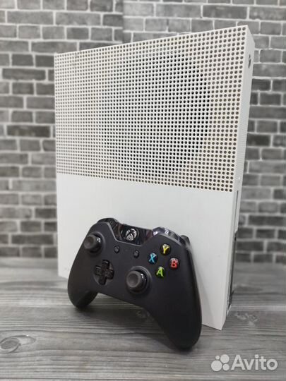 Игровая приставка xbox One S 500gb